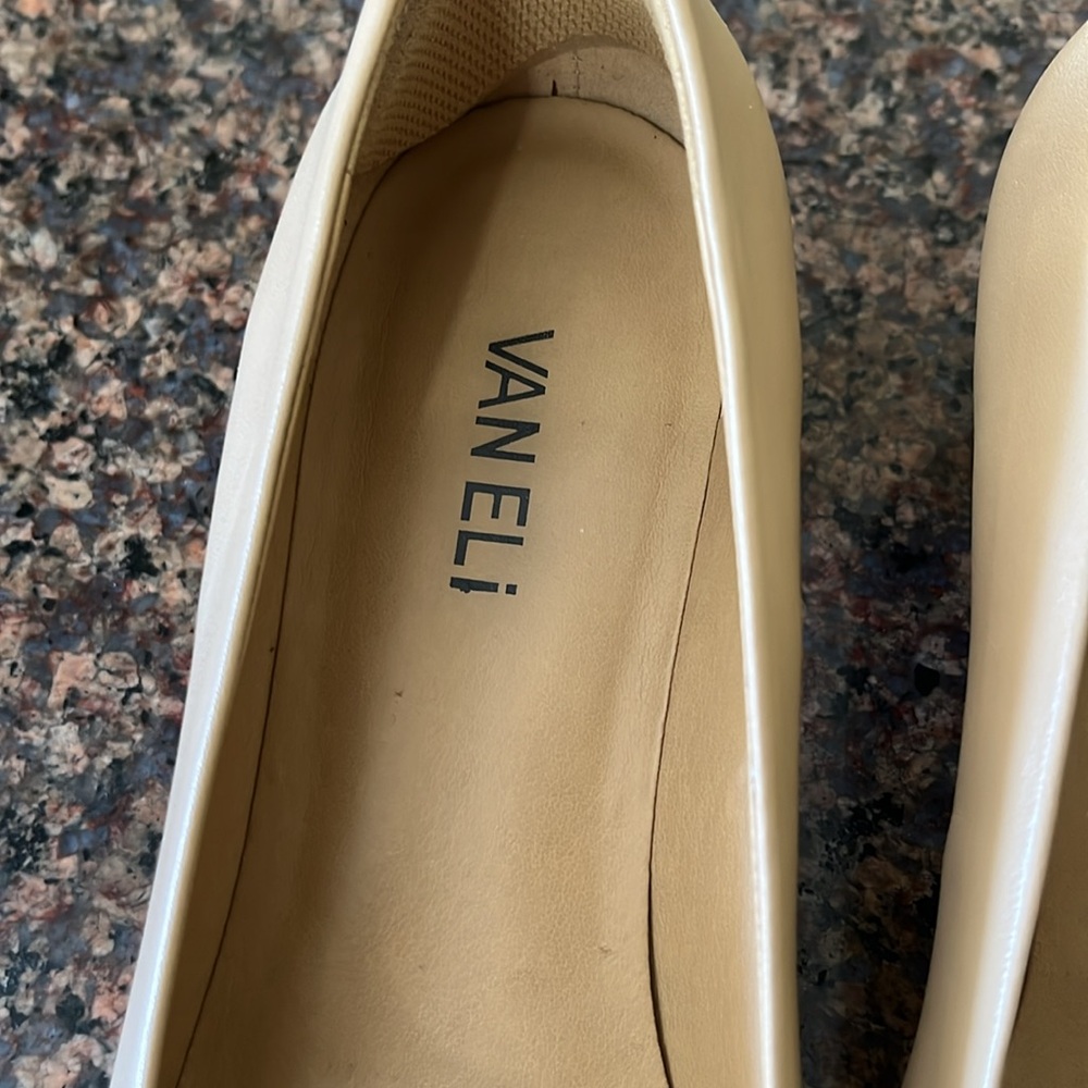 Vaneli Cream Block Heel Pumps Timeless Elegance - Picture 4 of 7